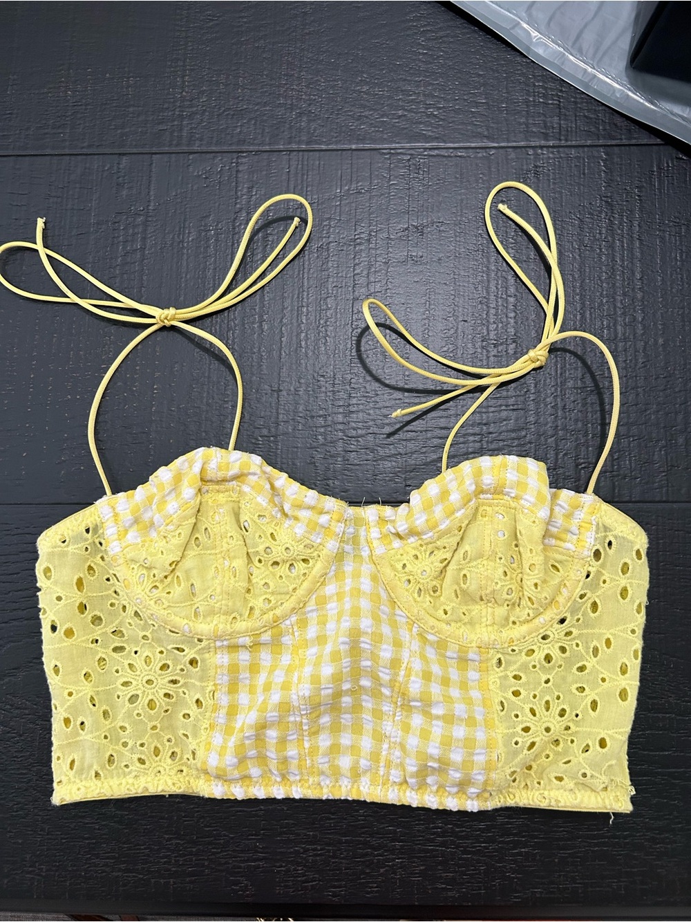 Urban Outfitters Yellow Gingham Tie-Shoulder Crop Camisole - Picture 2 of 5